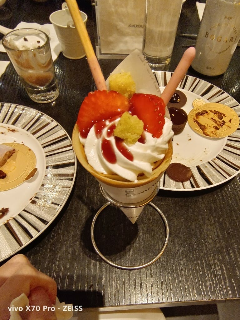 【台北美食】 寒舍艾美探索廚房，鱈場蟹腳吃到飽還有完美的甜點櫃！