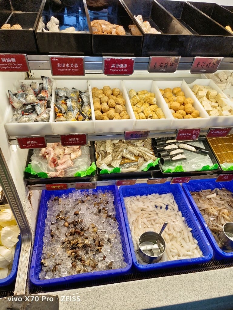 【新莊美食】 千葉火鍋，3訪平價又美味的火鍋，現在還有下午茶339吃完飽哦！