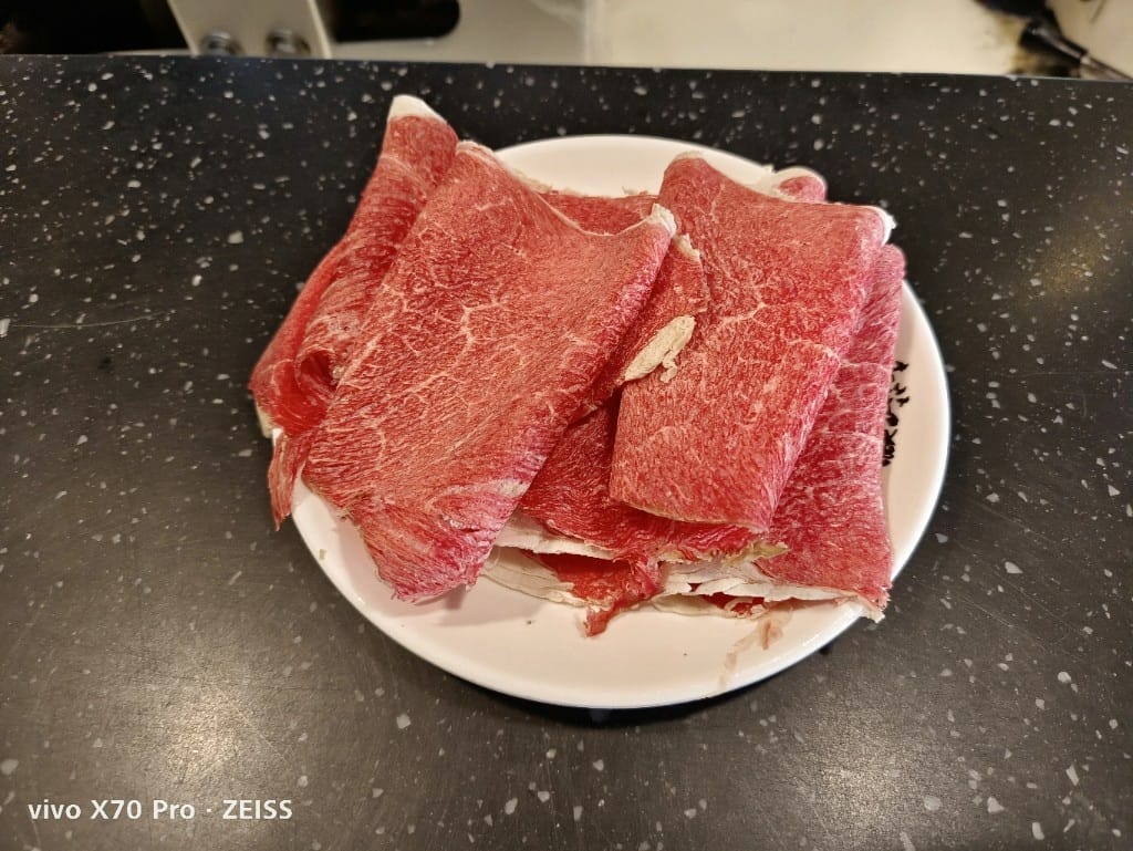 【新莊美食】 千葉火鍋，3訪平價又美味的火鍋，現在還有下午茶339吃完飽哦！