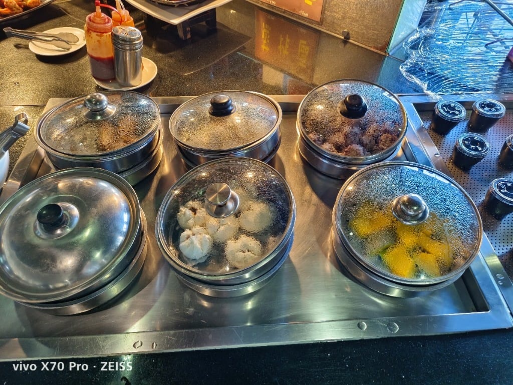【新莊美食】 千葉火鍋，3訪平價又美味的火鍋，現在還有下午茶339吃完飽哦！