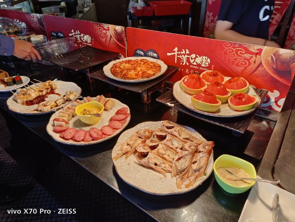 【新莊美食】 千葉火鍋，3訪平價又美味的火鍋，現在還有下午茶339吃完飽哦！