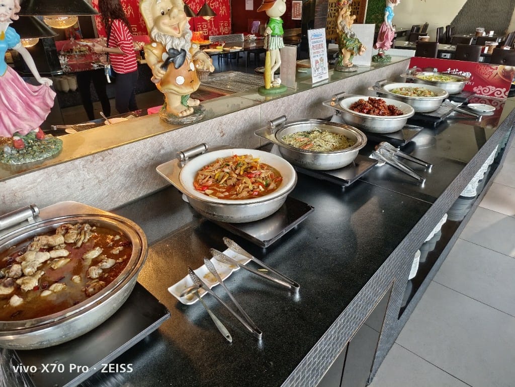 【新莊美食】 千葉火鍋，3訪平價又美味的火鍋，現在還有下午茶339吃完飽哦！