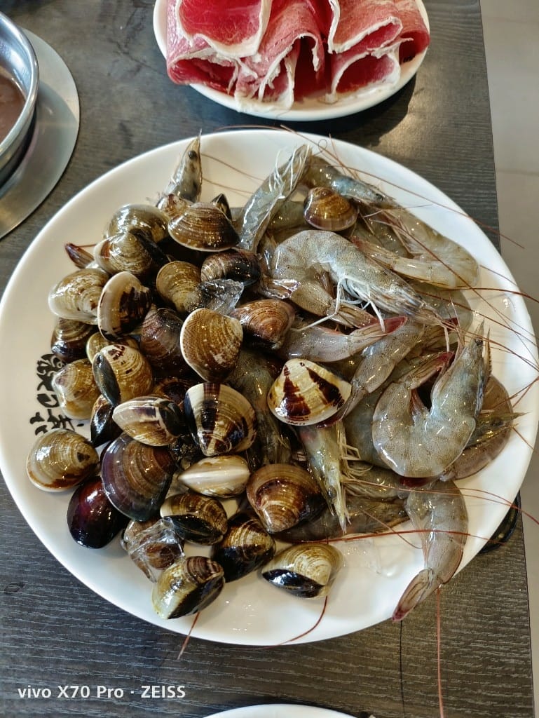 【新莊美食】 千葉火鍋，3訪平價又美味的火鍋，現在還有下午茶339吃完飽哦！