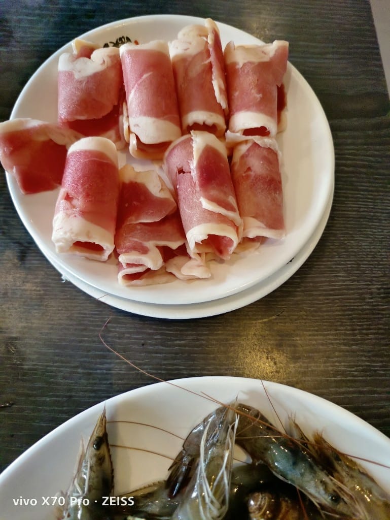 【新莊美食】 千葉火鍋，3訪平價又美味的火鍋，現在還有下午茶339吃完飽哦！