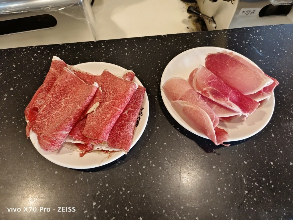 【新莊美食】 千葉火鍋，3訪平價又美味的火鍋，現在還有下午茶339吃完飽哦！