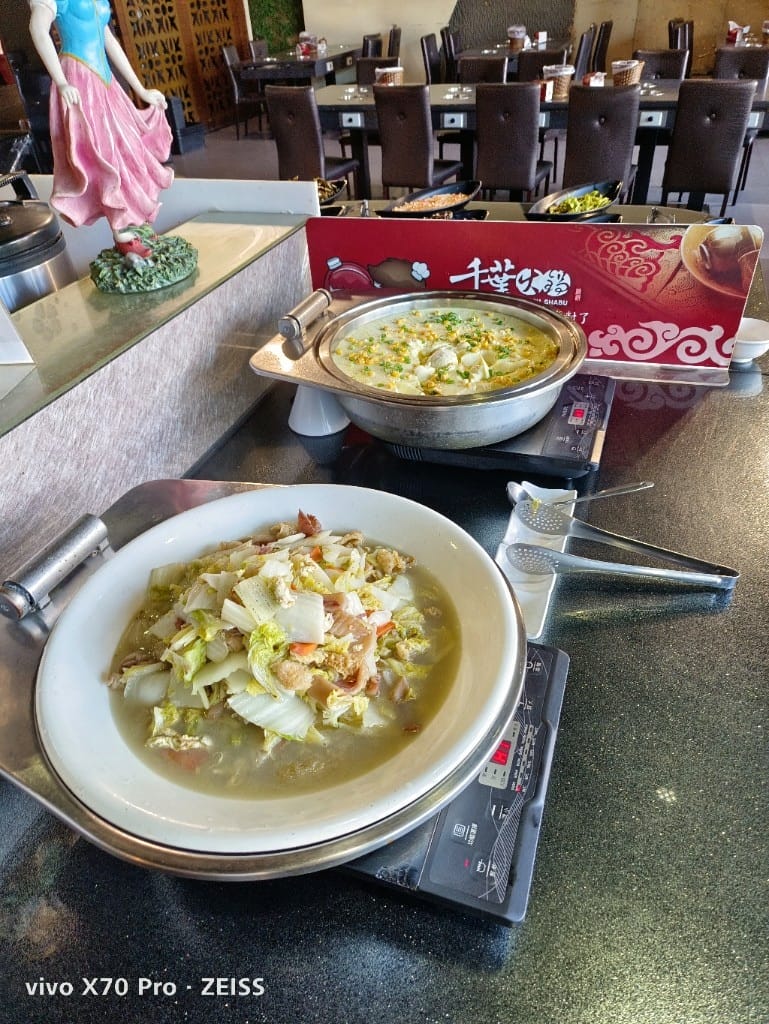 【新莊美食】 千葉火鍋，3訪平價又美味的火鍋，現在還有下午茶339吃完飽哦！