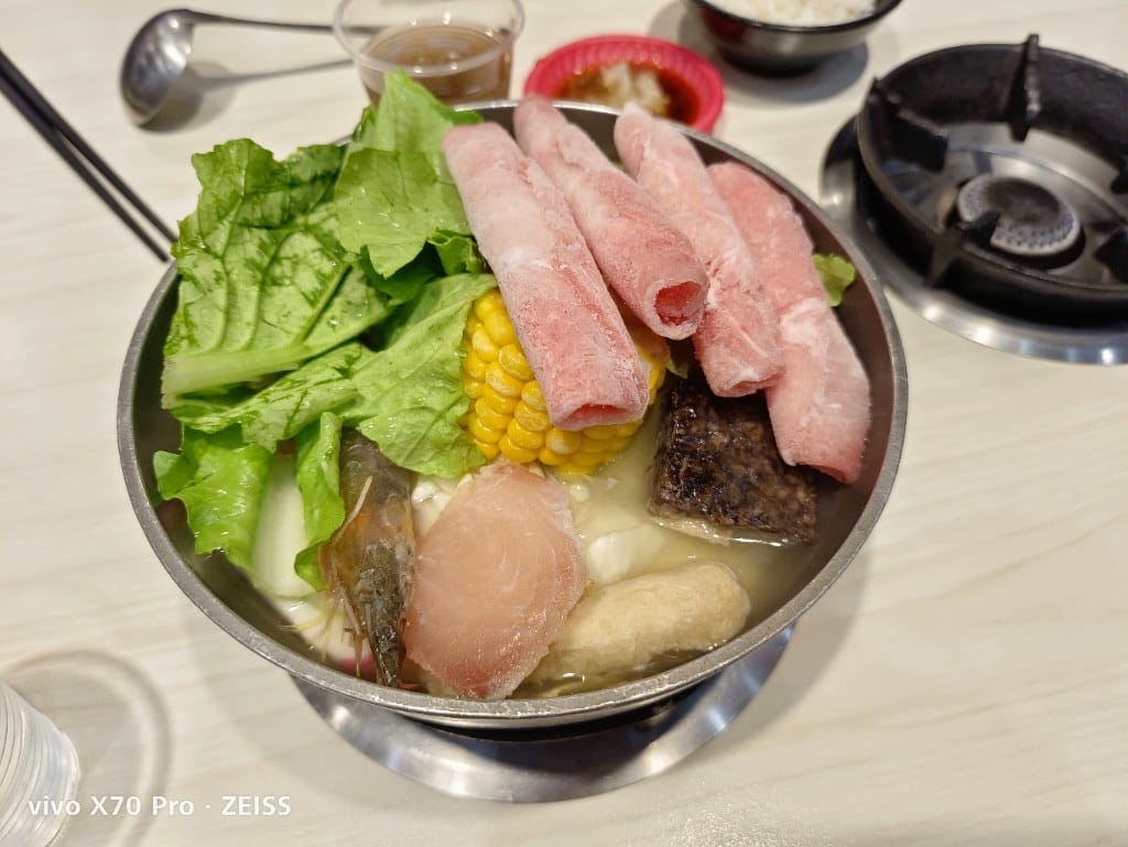【新莊美食】 鍋台銘時尚湯鍋，平價又美味的火鍋