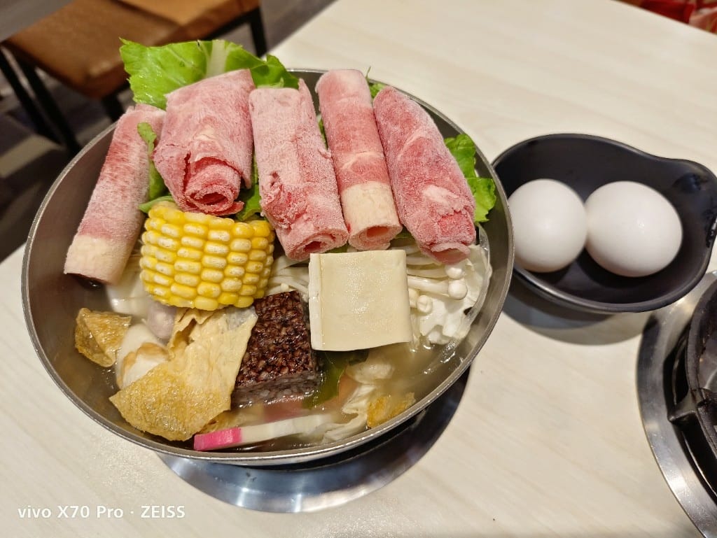 【新莊美食】 鍋台銘時尚湯鍋，平價又美味的火鍋
