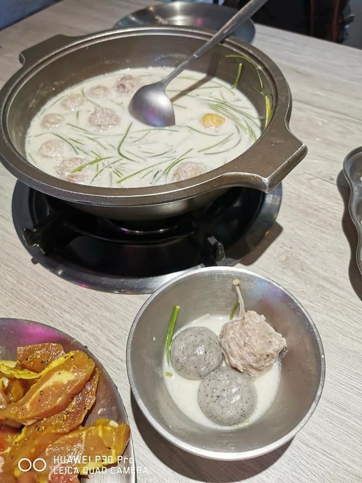 【新莊美食】 韓哥哥銅盤烤肉,銅盤烤肉與火鍋都很棒的
平價吃到飽 - 第18張圖 【新莊美食】 韓哥哥銅盤烤肉,銅盤烤肉與火鍋都很棒的
平價吃到飽