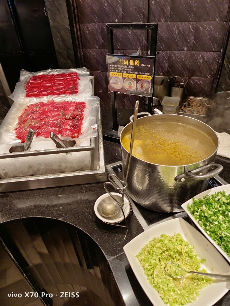 【台北美食】 漢來海港餐廳，秋蟹的季節，滿滿秋蟹吃滿吃好！