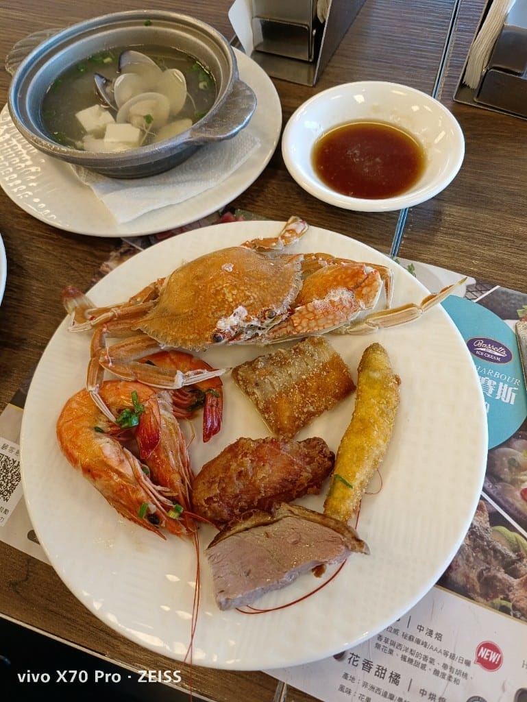 【台北美食】 漢來海港餐廳，秋蟹的季節，滿滿秋蟹吃滿吃好！