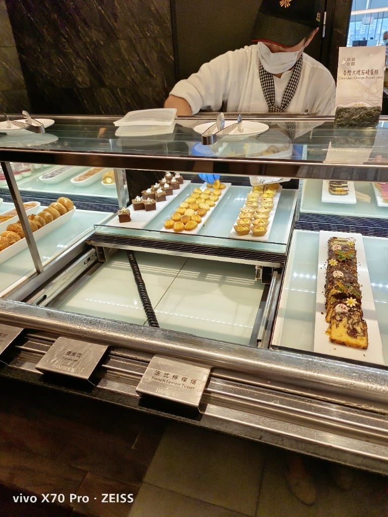 【台北美食】 漢來海港餐廳，秋蟹的季節，滿滿秋蟹吃滿吃好！