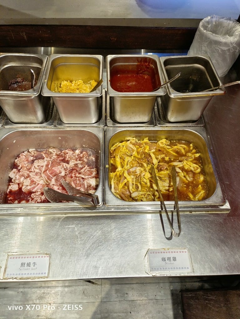 【新莊美食】 韓哥哥銅盤烤肉3訪，久久沒吃會想念的銅盤烤肉和牛奶鍋