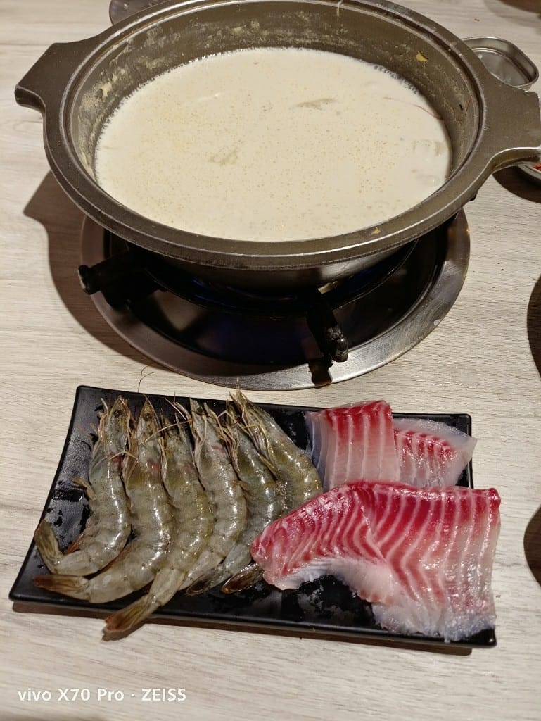 【新莊美食】 韓哥哥銅盤烤肉3訪，久久沒吃會想念的銅盤烤肉和牛奶鍋