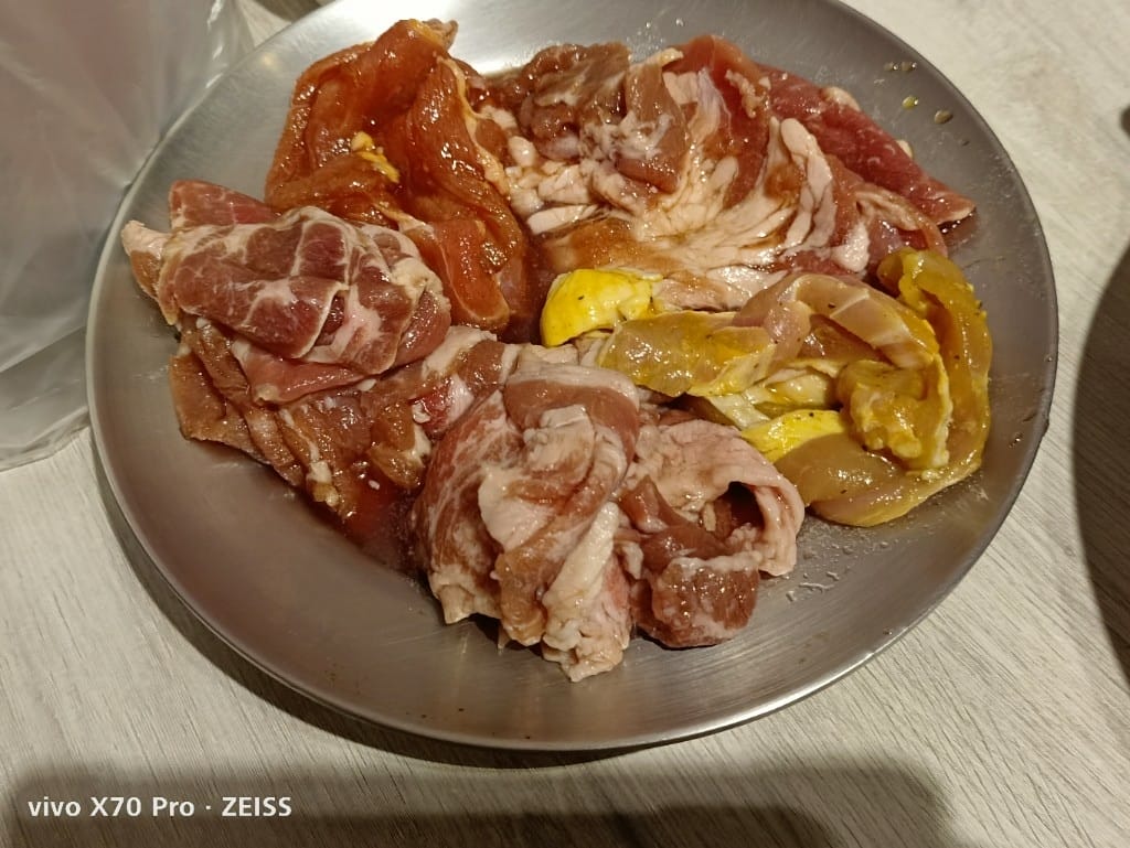 【新莊美食】 韓哥哥銅盤烤肉3訪，久久沒吃會想念的銅盤烤肉和牛奶鍋