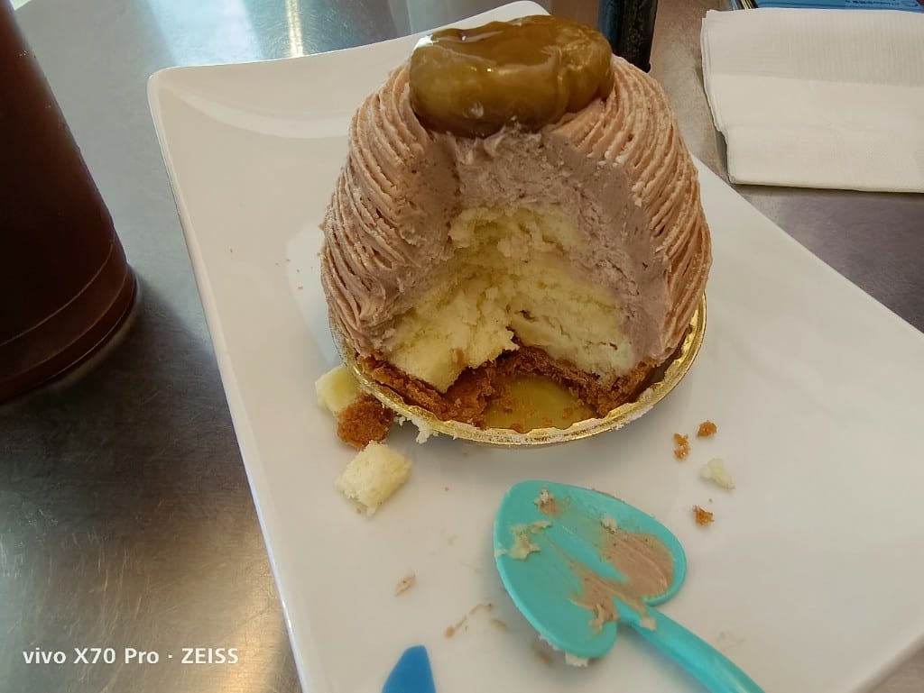 【台北美食】 Banana Blue Coffee 005，士林街頭的不限時文青咖啡館，咖啡優雅甜點也不錯哦！
