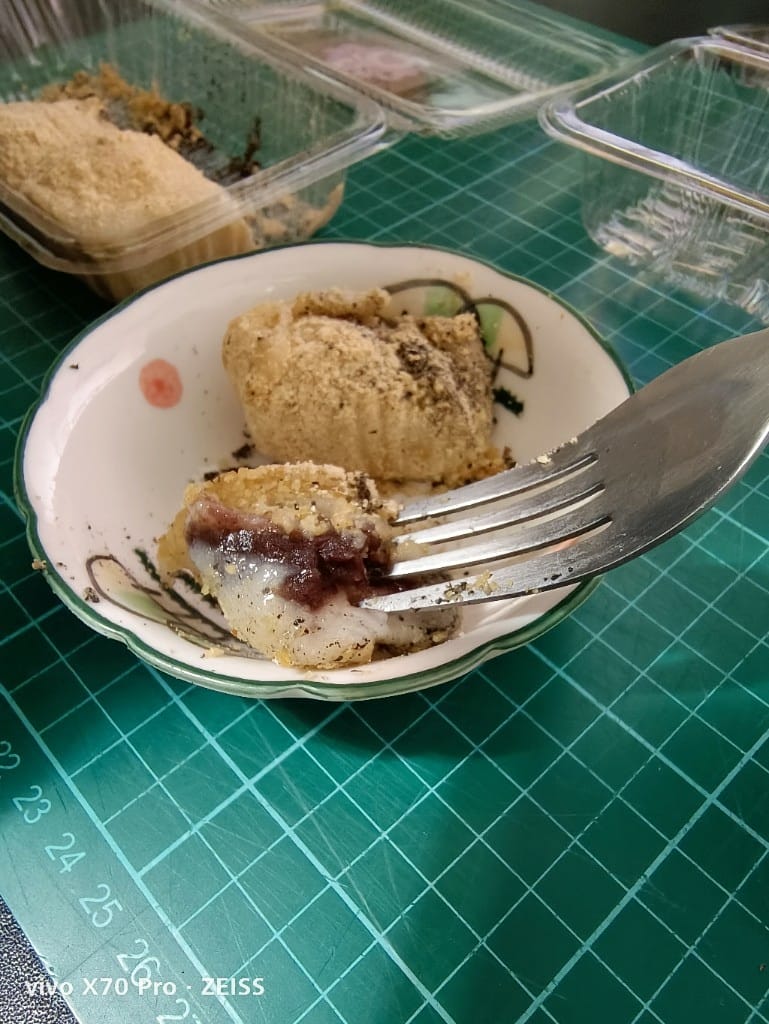 【台北美食】 旦旦Q手工麻糬，士林街邊的美味手工麻糬，買十送一哦