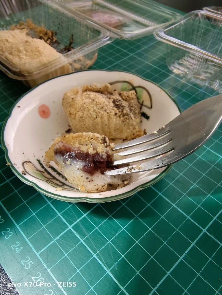 【台北美食】 旦旦Q手工麻糬，士林街邊的美味手工麻糬，買十送一哦