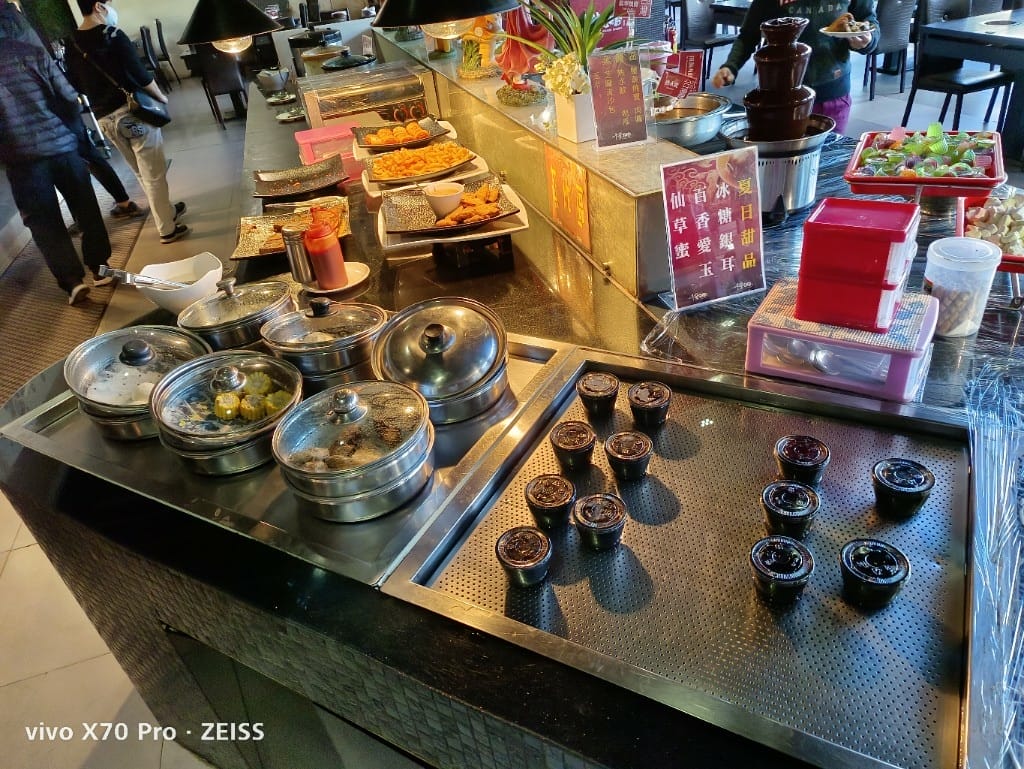 【新莊美食】 千葉火鍋,下午茶只要339含一成,當然要來吃爆啊啊啊啊啊! - 第21張圖 【新莊美食】 千葉火鍋,下午茶只要339含一成,當然要來吃爆啊啊啊啊啊!