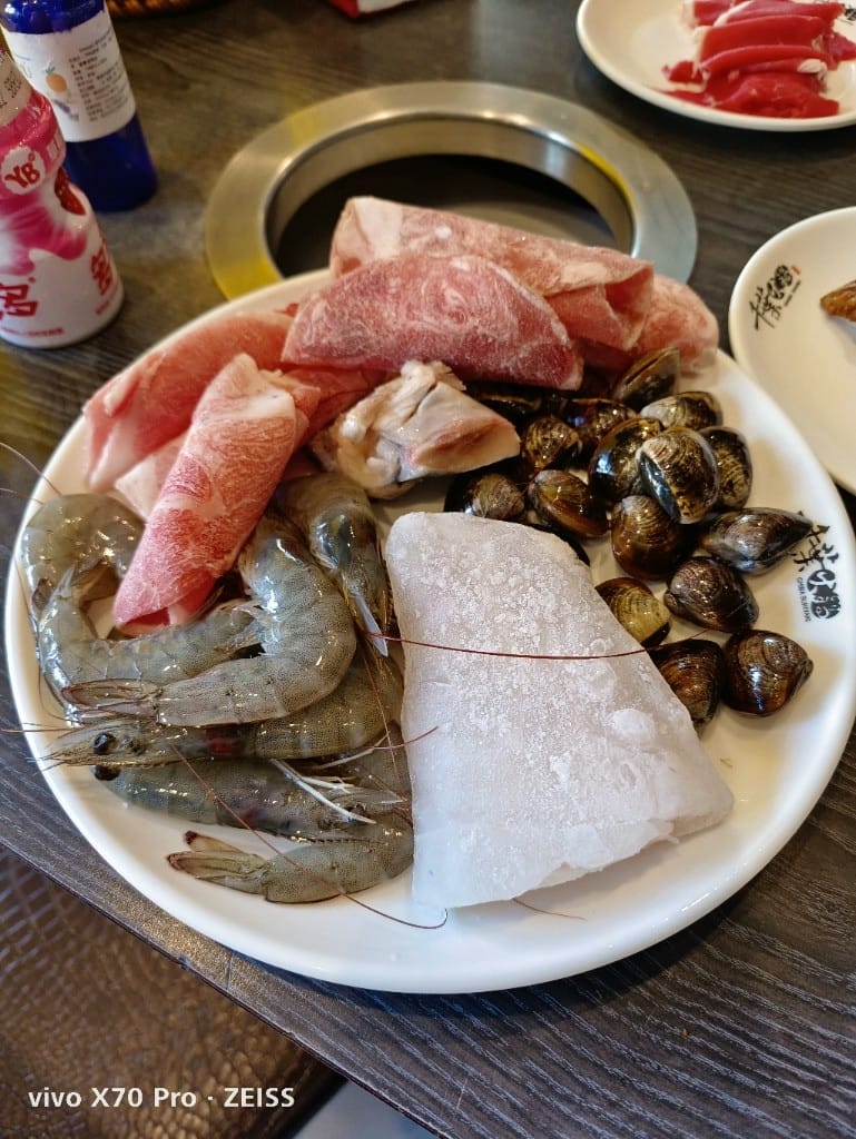 【新莊美食】 千葉火鍋,下午茶只要339含一成,當然要來吃爆啊啊啊啊啊! - 第24張圖 【新莊美食】 千葉火鍋,下午茶只要339含一成,當然要來吃爆啊啊啊啊啊!