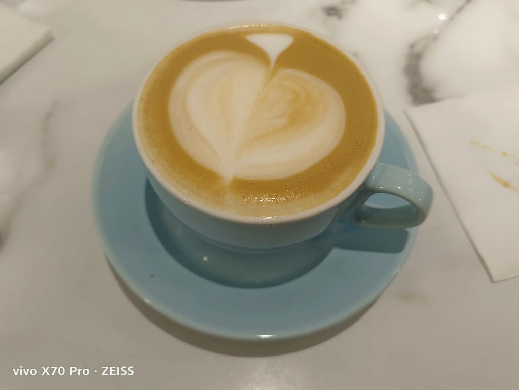 【台北美食】 徹思叔叔的咖啡廳，台北僅存的甜點吃到飽，還提供美味的拉麵和蛋包飯哦！
