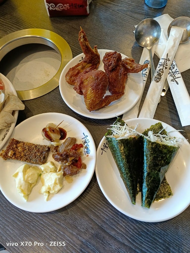【新莊美食】 千葉火鍋,下午茶只要339含一成,當然要來吃爆啊啊啊啊啊! - 第36張圖 【新莊美食】 千葉火鍋,下午茶只要339含一成,當然要來吃爆啊啊啊啊啊!