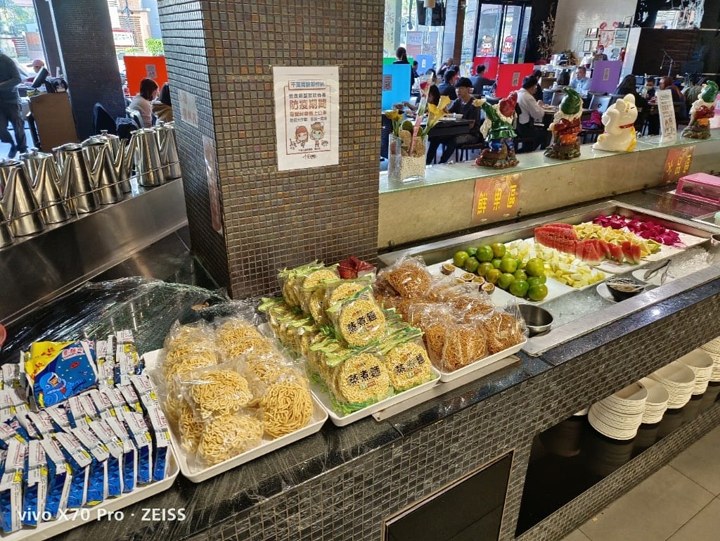 【新莊美食】 千葉火鍋,下午茶只要339含一成,當然要來吃爆啊啊啊啊啊! - 第12張圖 【新莊美食】 千葉火鍋,下午茶只要339含一成,當然要來吃爆啊啊啊啊啊!