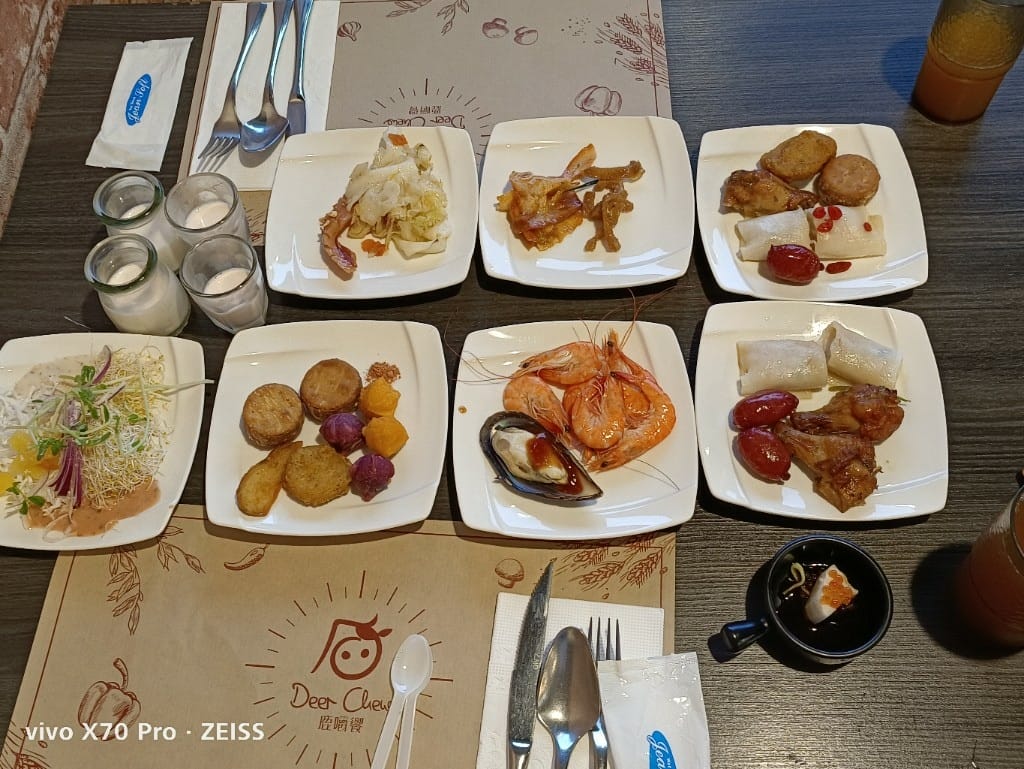 【鹿港美食】 鹿嚼饗原塊牛排精緻自助吧，讓人充滿驚喜的牛排百匯！