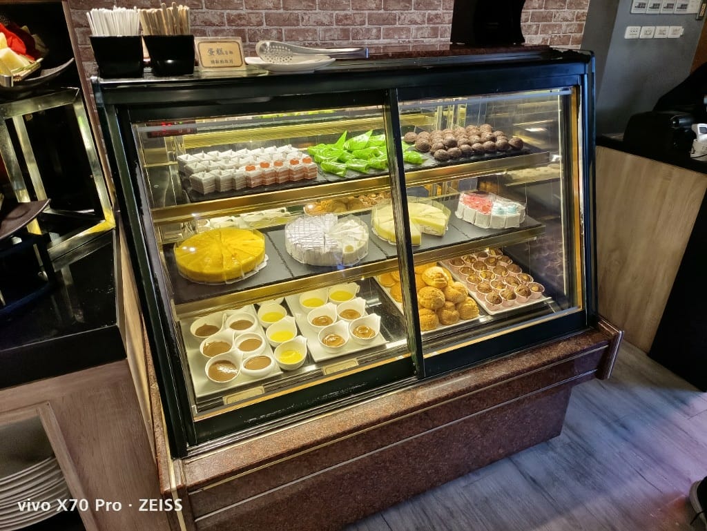 【鹿港美食】 鹿嚼饗原塊牛排精緻自助吧，讓人充滿驚喜的牛排百匯！