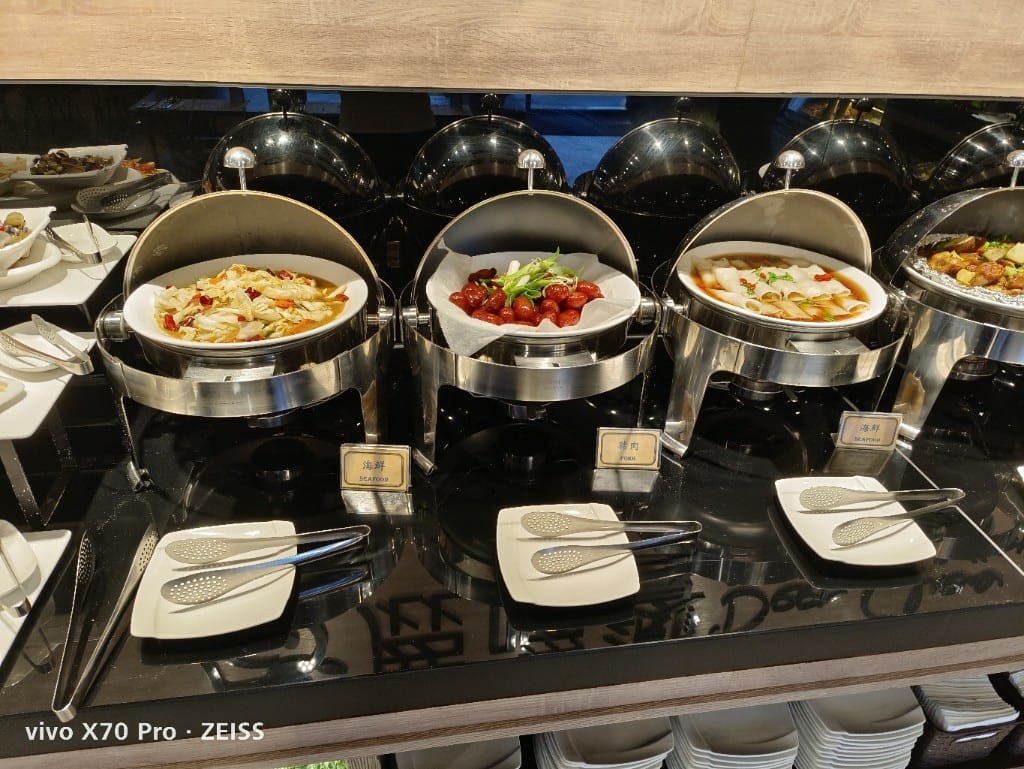 【鹿港美食】 鹿嚼饗原塊牛排精緻自助吧，讓人充滿驚喜的牛排百匯！