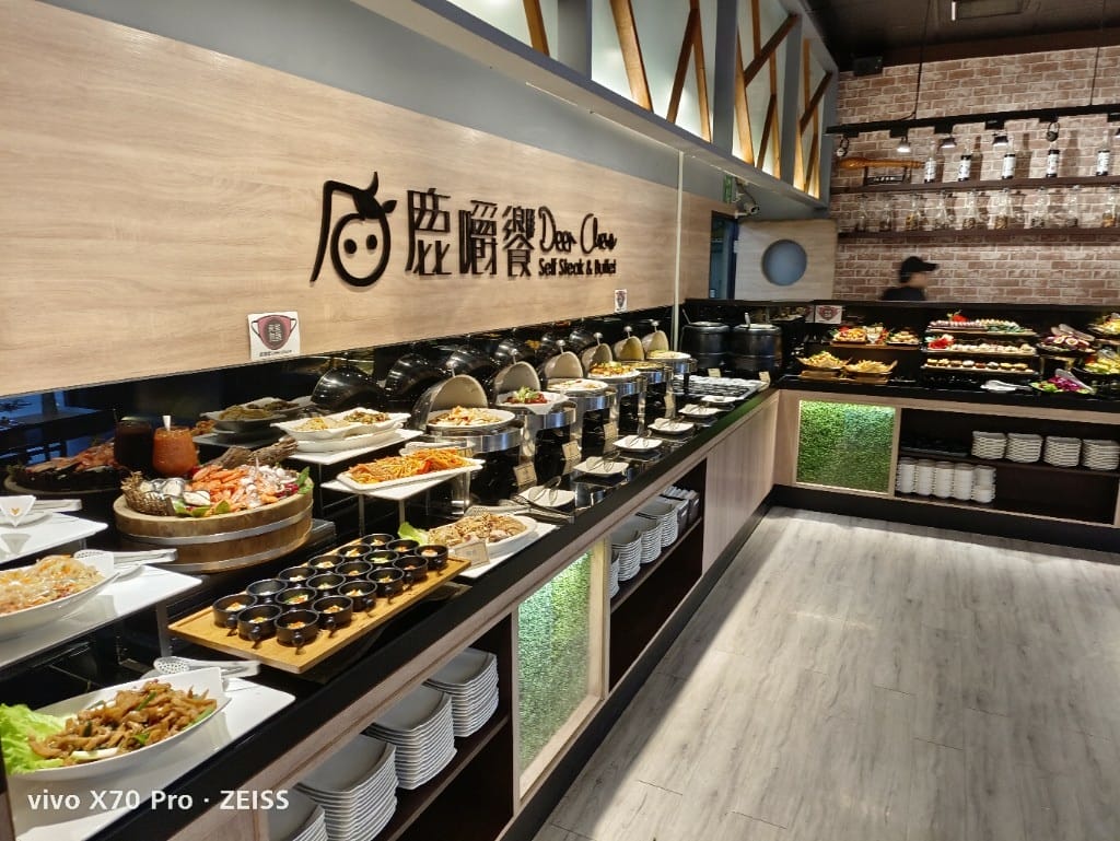 【鹿港美食】 鹿嚼饗原塊牛排精緻自助吧，讓人充滿驚喜的牛排百匯！