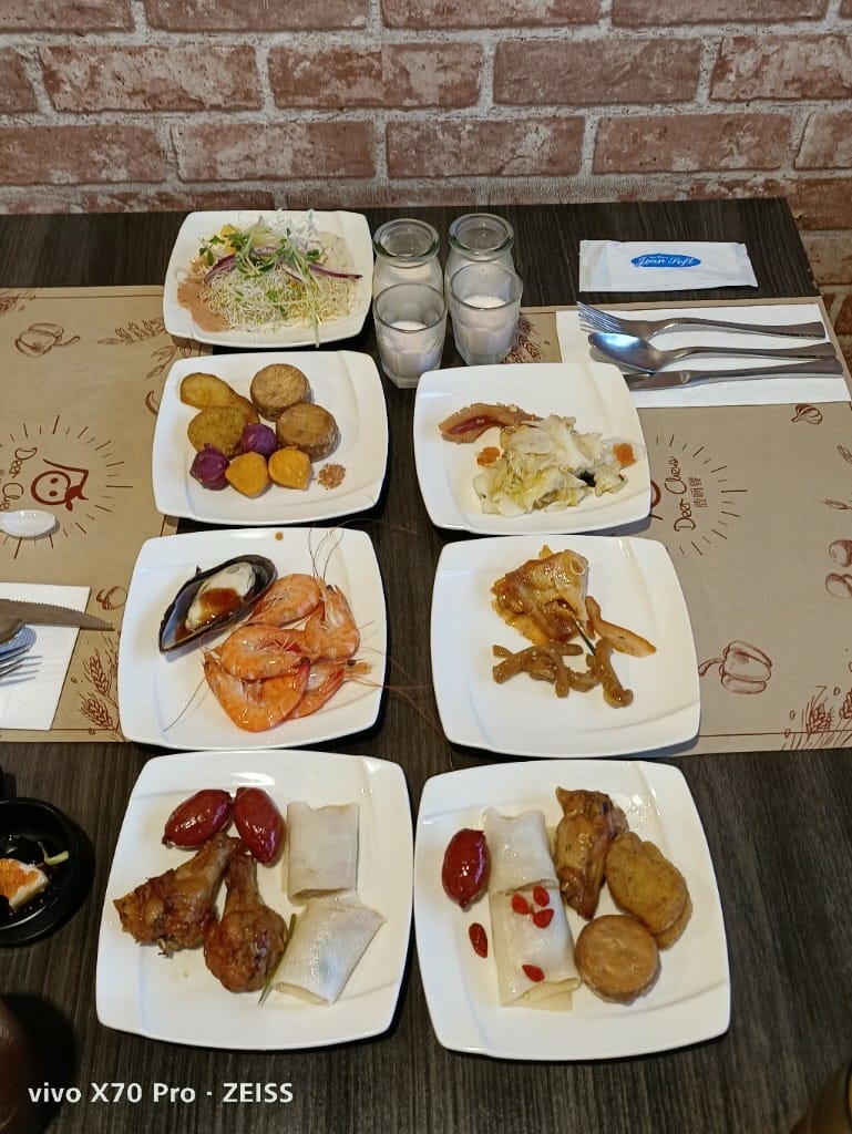 【鹿港美食】 鹿嚼饗原塊牛排精緻自助吧，讓人充滿驚喜的牛排百匯！