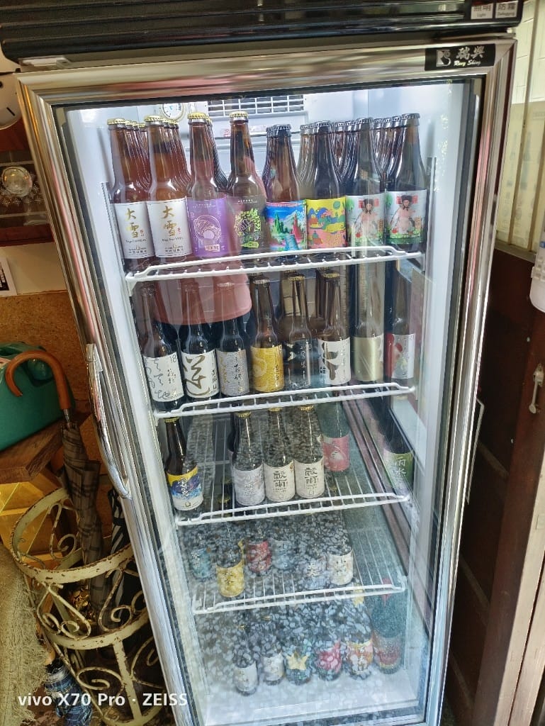 【鹿港美食】穩定飛行專業手沖咖啡，充滿驚奇的巷弄咖啡館，還有神奇的香菜咖啡哦！