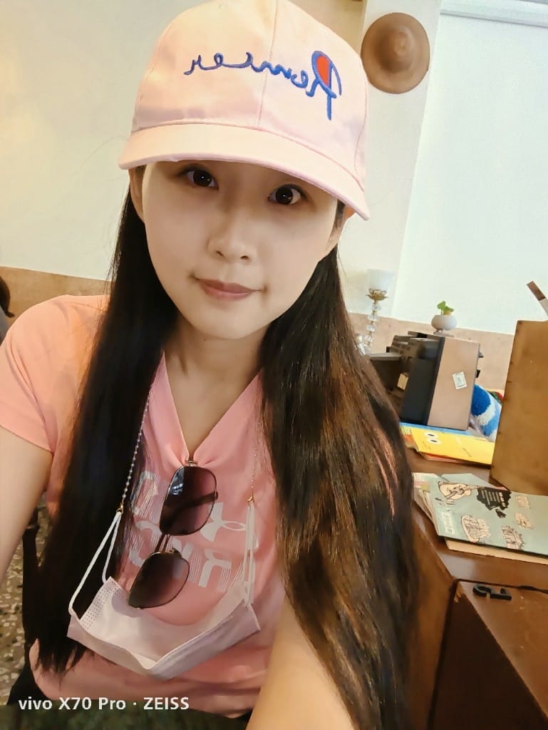 【鹿港美食】穩定飛行專業手沖咖啡，充滿驚奇的巷弄咖啡館，還有神奇的香菜咖啡哦！
