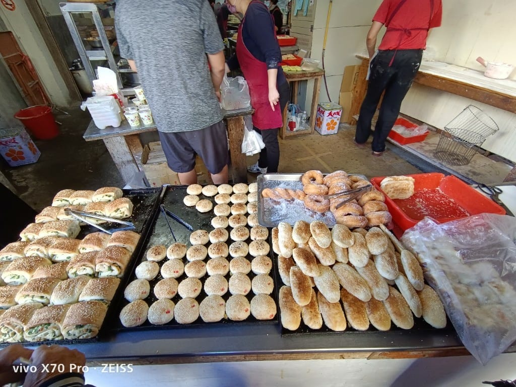 【鹿港美食】 第一市場週邊早餐美食，楊州芋丸&永和豆漿&蚯蚓龍山麵線糊