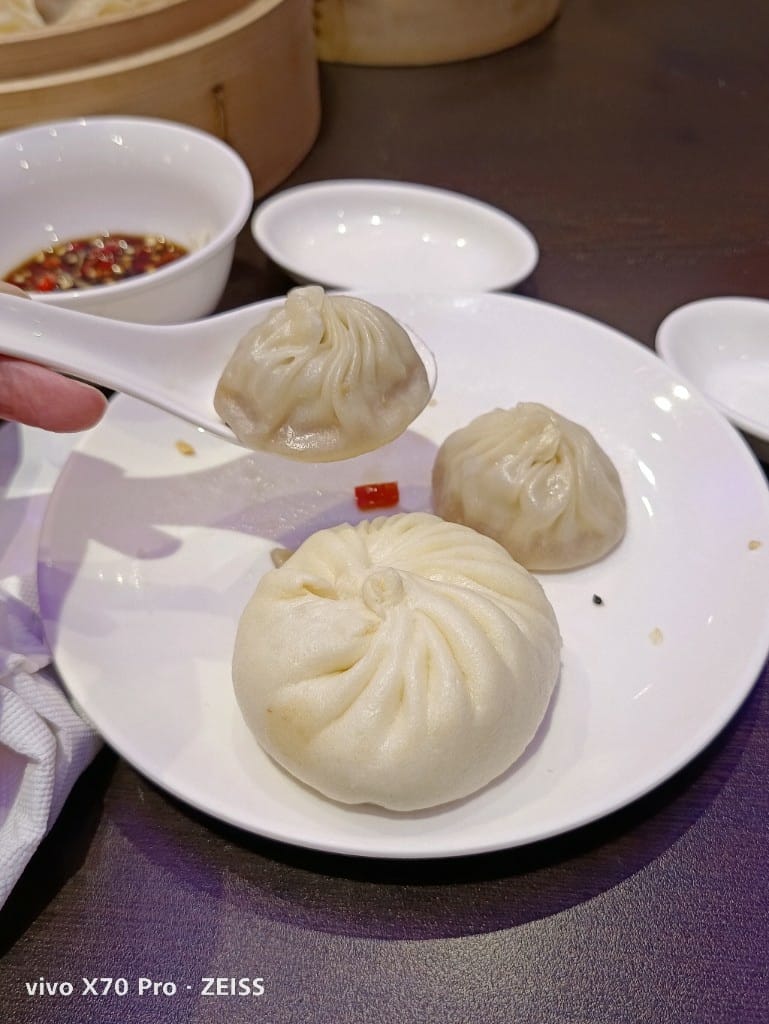 【林口美食】 點水樓點心吃到飽，100顆小籠包$550有找！！！