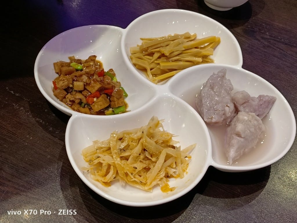 【林口美食】 點水樓點心吃到飽，100顆小籠包$550有找！！！
