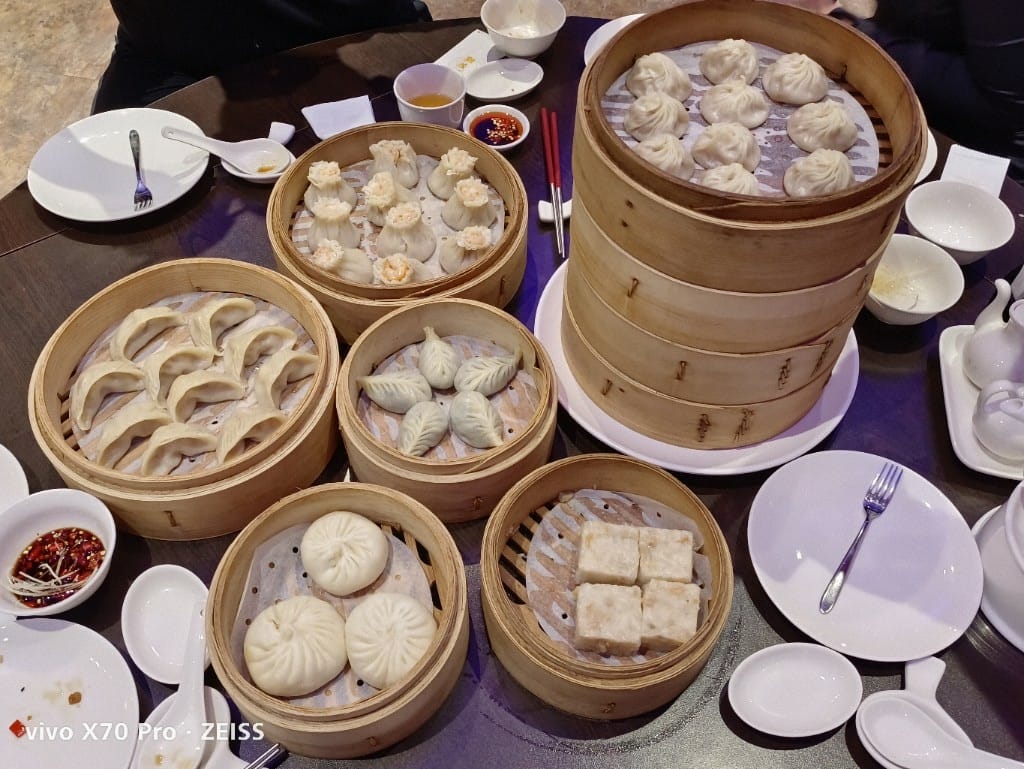 【林口美食】 點水樓點心吃到飽，100顆小籠包$550有找！！！