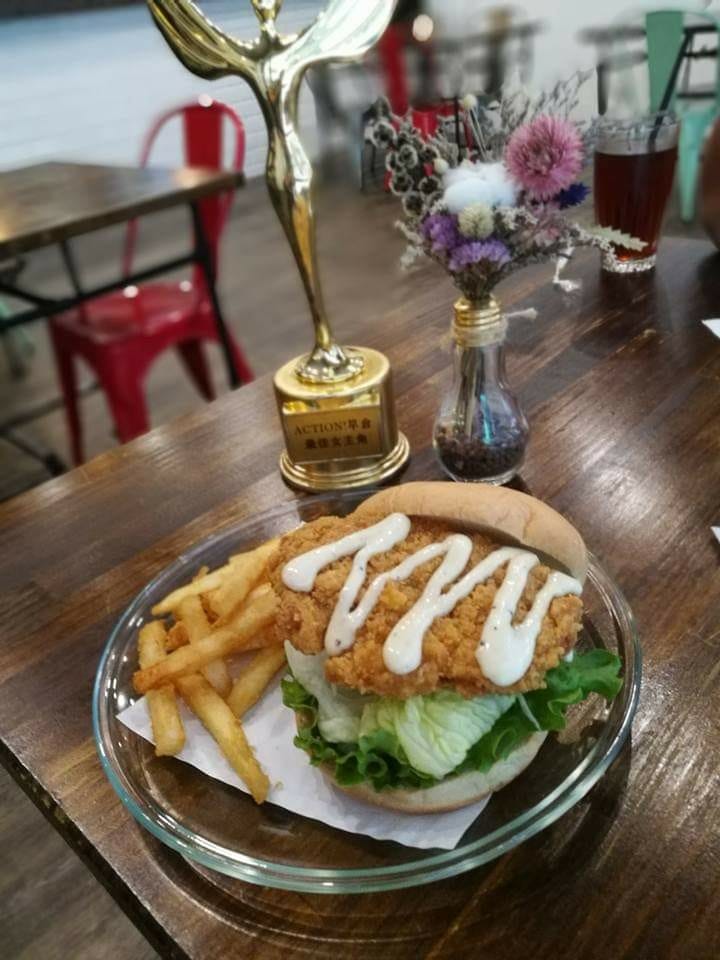【新莊美食】Action早倉，巷弄內的文青早午餐，環境真的很舒服哦！