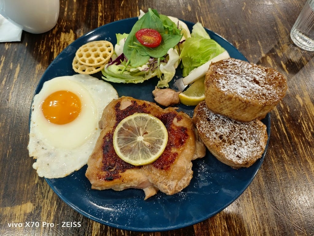 【新莊美食】Action早倉，巷弄內的文青早午餐，環境真的很舒服哦！