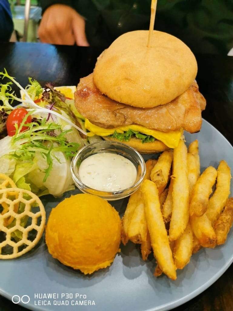 【新莊美食】Action早倉，巷弄內的文青早午餐，環境真的很舒服哦！