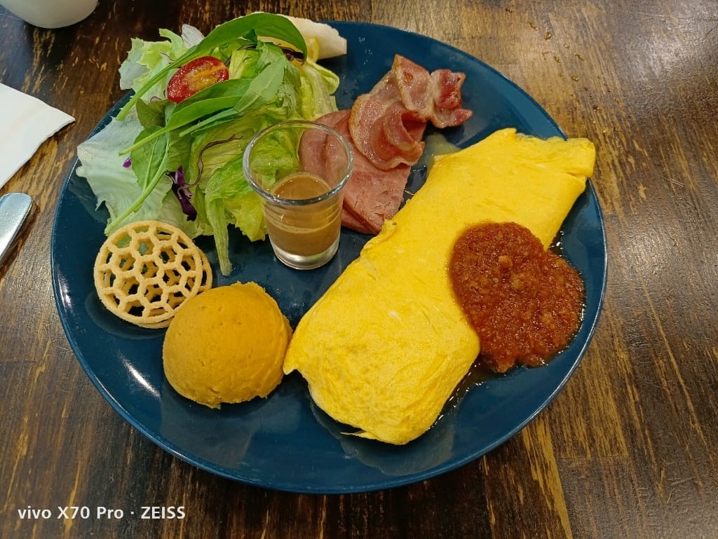 【新莊美食】Action早倉，巷弄內的文青早午餐，環境真的很舒服哦！