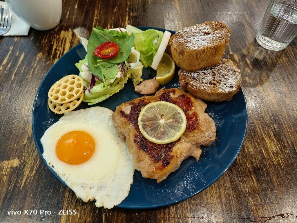 【新莊美食】Action早倉，巷弄內的文青早午餐，環境真的很舒服哦！