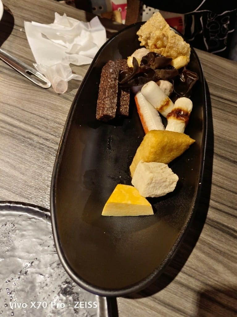【新莊美食】 狂一鍋，擁有10種獨特湯頭的美味火鍋