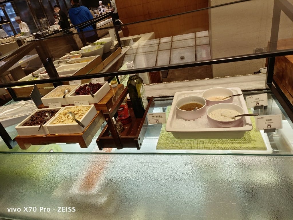 【台北美食】美福彩匯自助餐廳，網路評比第一名的飯店百匯，吃過多次仍舊保持高水準！