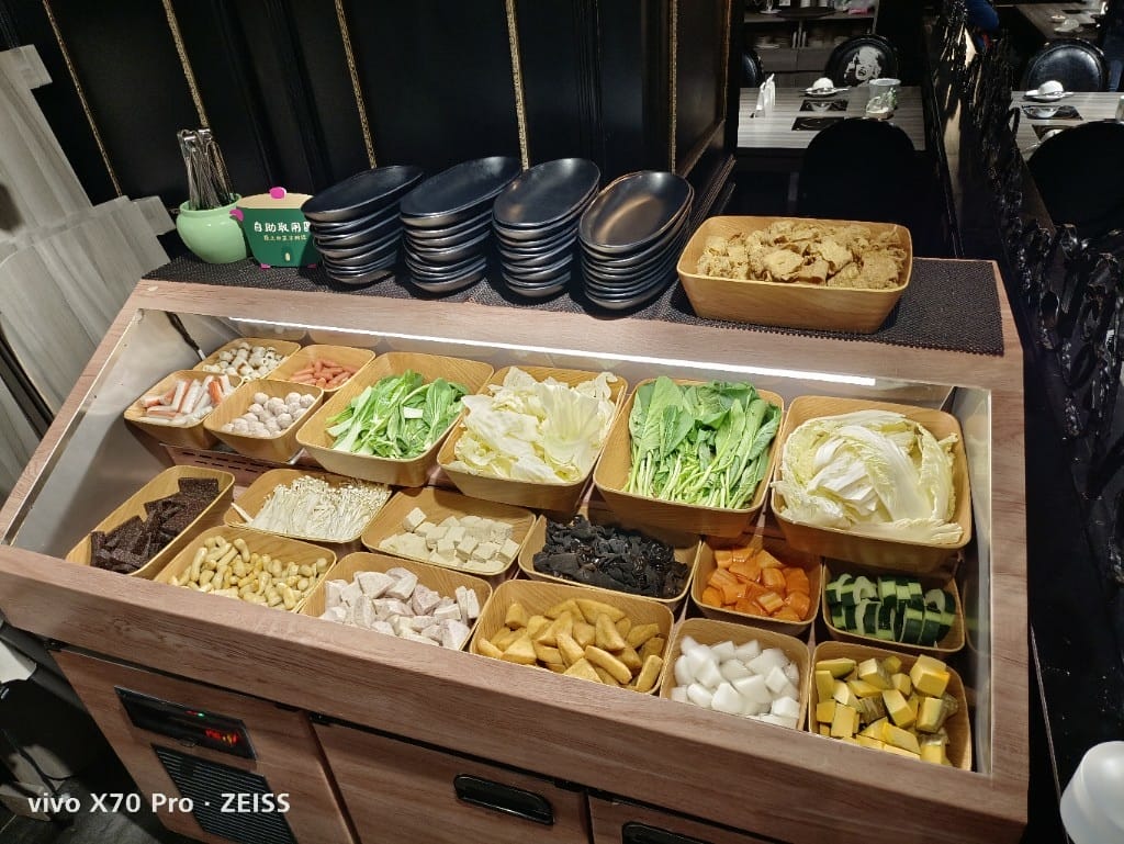 【新莊美食】 狂一鍋，擁有10種獨特湯頭的美味火鍋