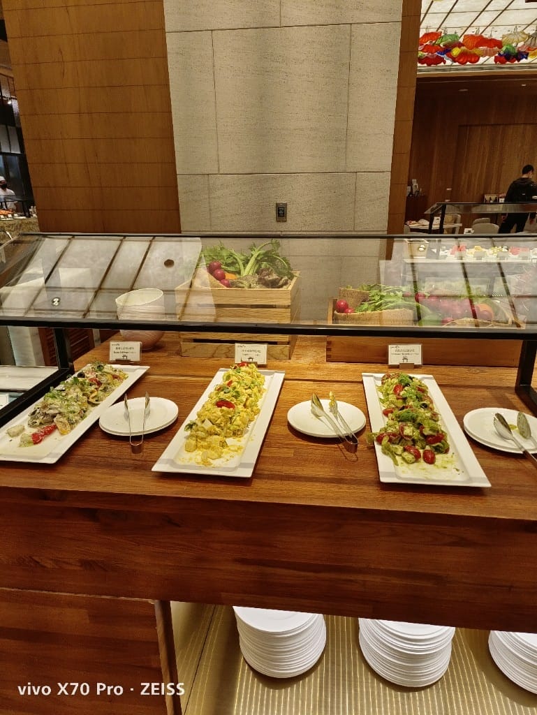 【台北美食】美福彩匯自助餐廳，網路評比第一名的飯店百匯，吃過多次仍舊保持高水準！