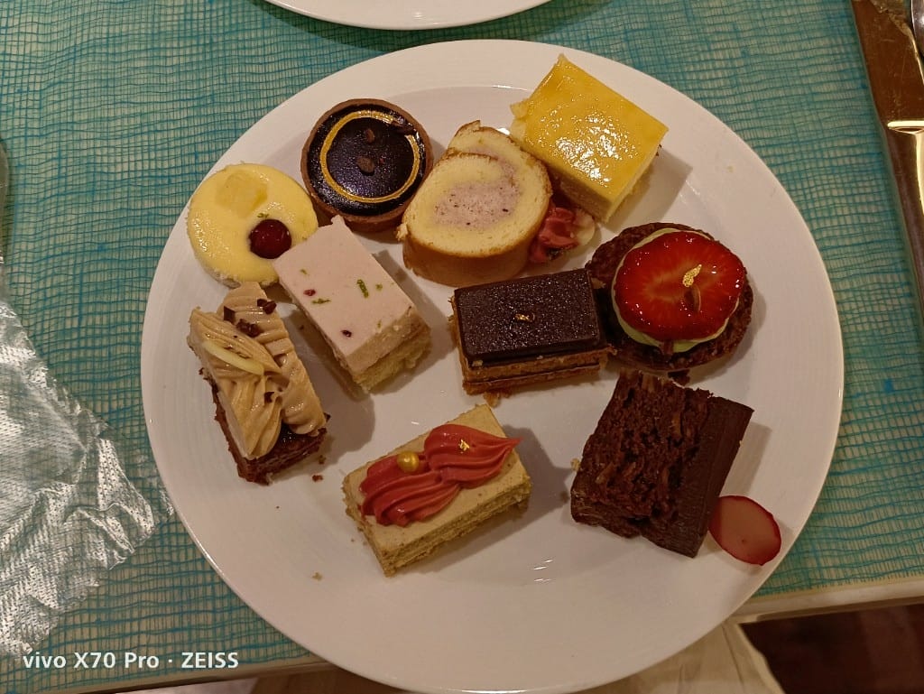 【台北美食】美福彩匯自助餐廳，網路評比第一名的飯店百匯，吃過多次仍舊保持高水準！