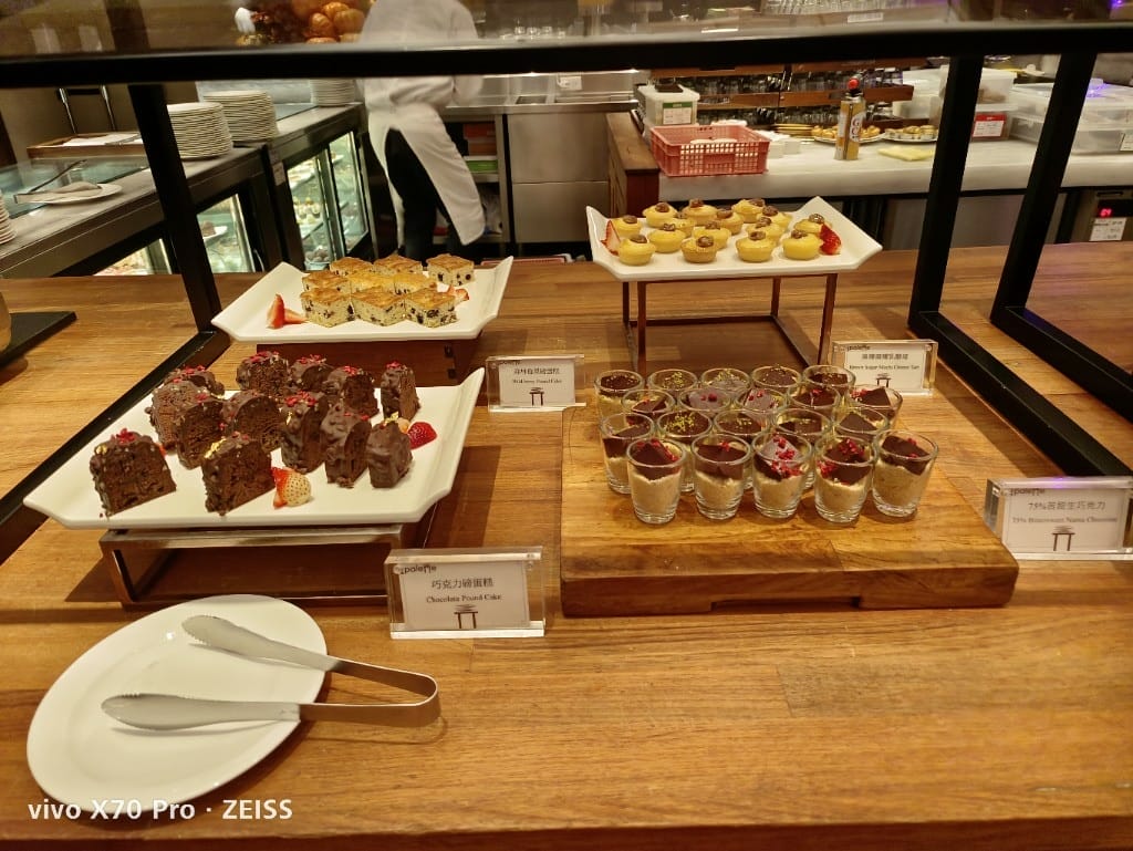 【台北美食】美福彩匯自助餐廳，網路評比第一名的飯店百匯，吃過多次仍舊保持高水準！