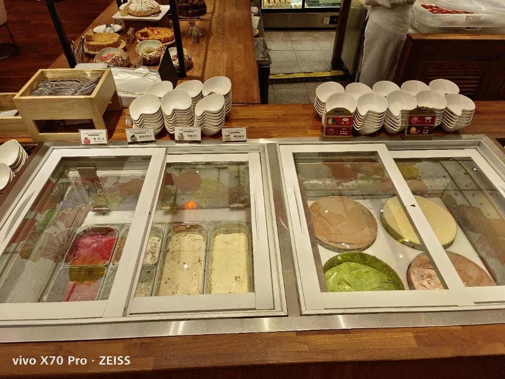 【台北美食】美福彩匯自助餐廳，網路評比第一名的飯店百匯，吃過多次仍舊保持高水準！